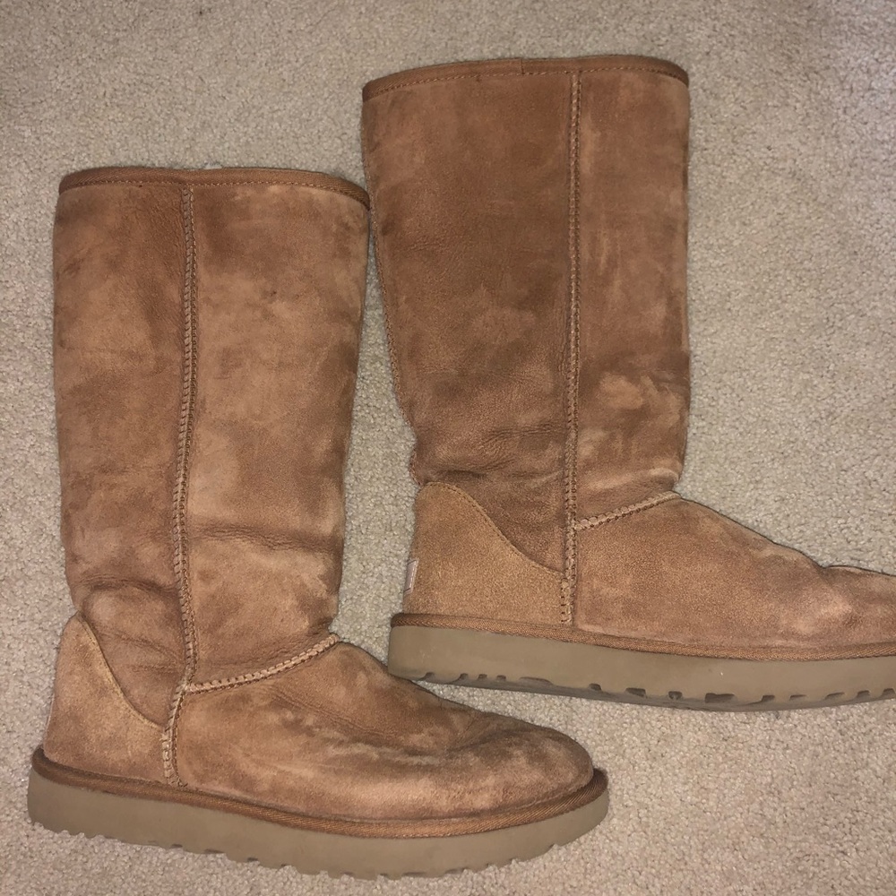 Classic brown size 10 ugg boots